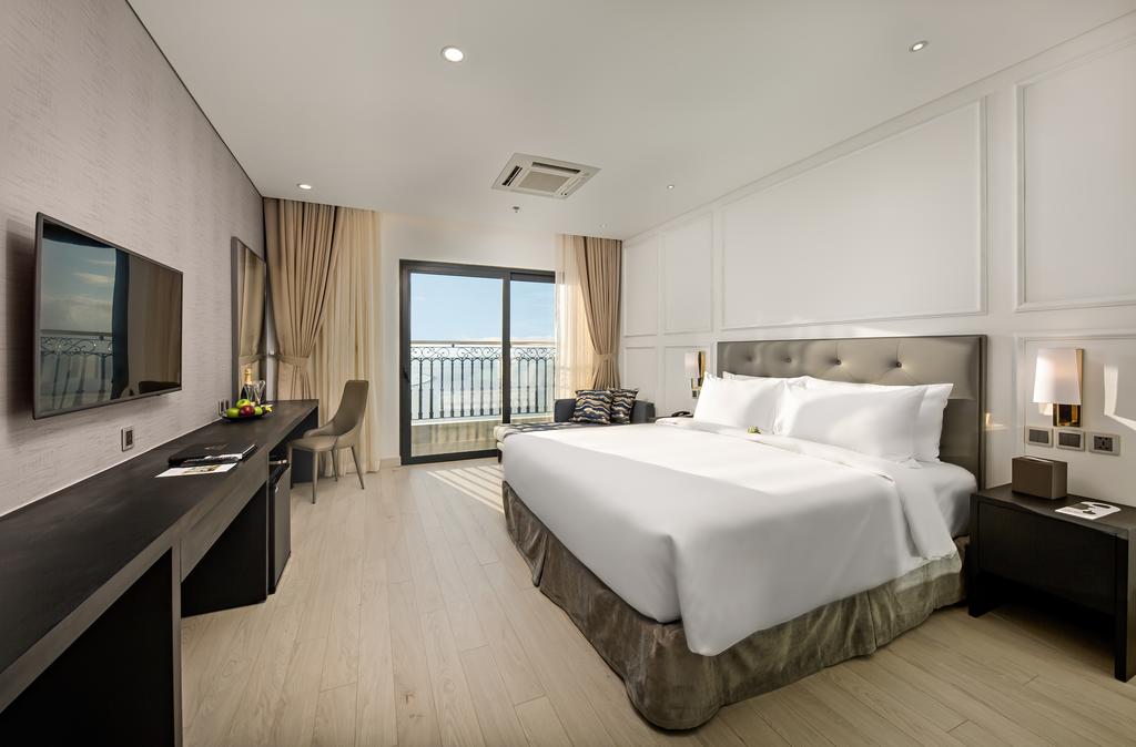 Khách sạn 5 sao Dịch vụ đẳng cấp - Khách sạn Golden Bay Đà Nẵng 