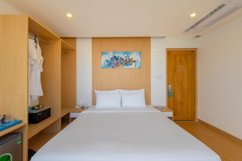 khách sạn 3 sao gần biển có hồ bơi đà nẵng - Gold Luxury Hotel Danang
