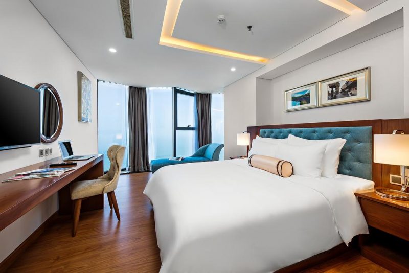 khách sạn 4 sao mặt biển Đà Nẵng