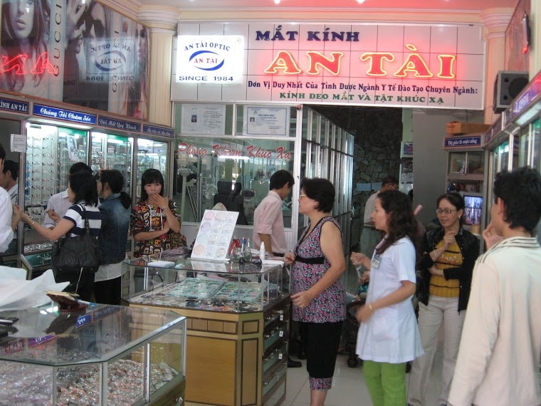shop kính Sài Gòn