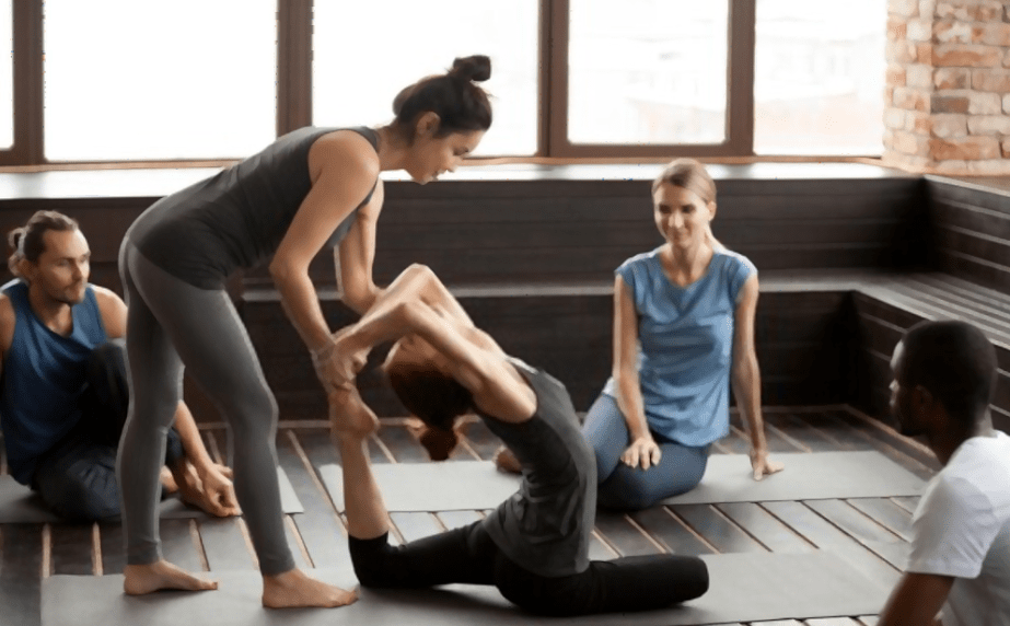 đào tạo huấn luyện viên yoga