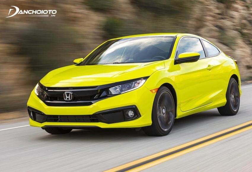 Honda Civic được đánh giá có mức tiêu hao xăng khá tiết kiệm