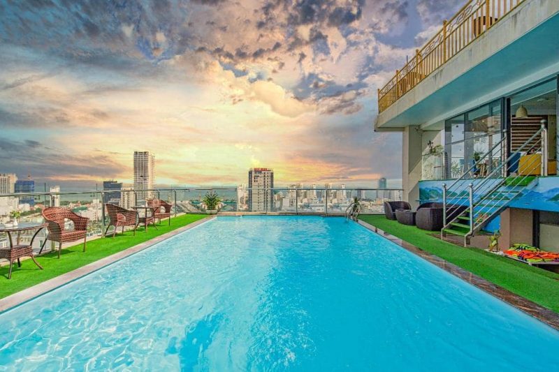 hồ bơi của khách sạn tại đường phạm văn đồng đà nẵng